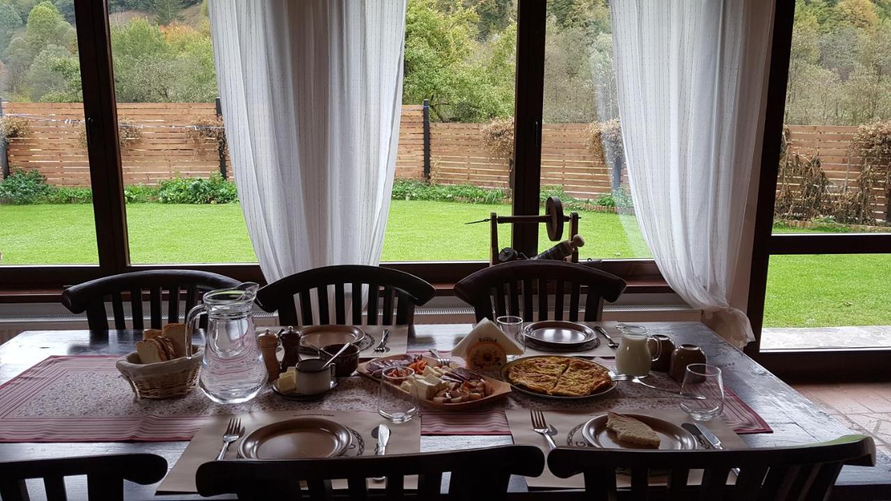 Sura Lu' Vasile. Bed & Breakfast Crivina  Dış mekan fotoğraf