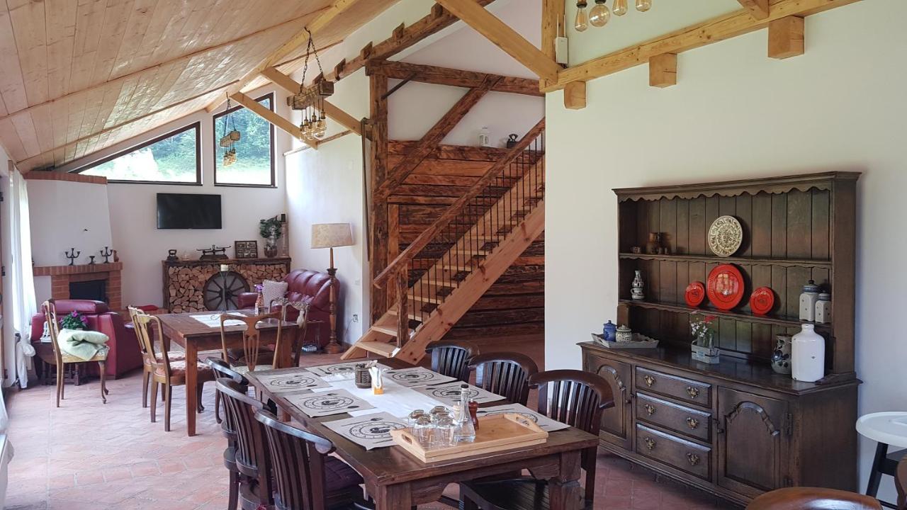 Sura Lu' Vasile. Bed & Breakfast Crivina  Dış mekan fotoğraf