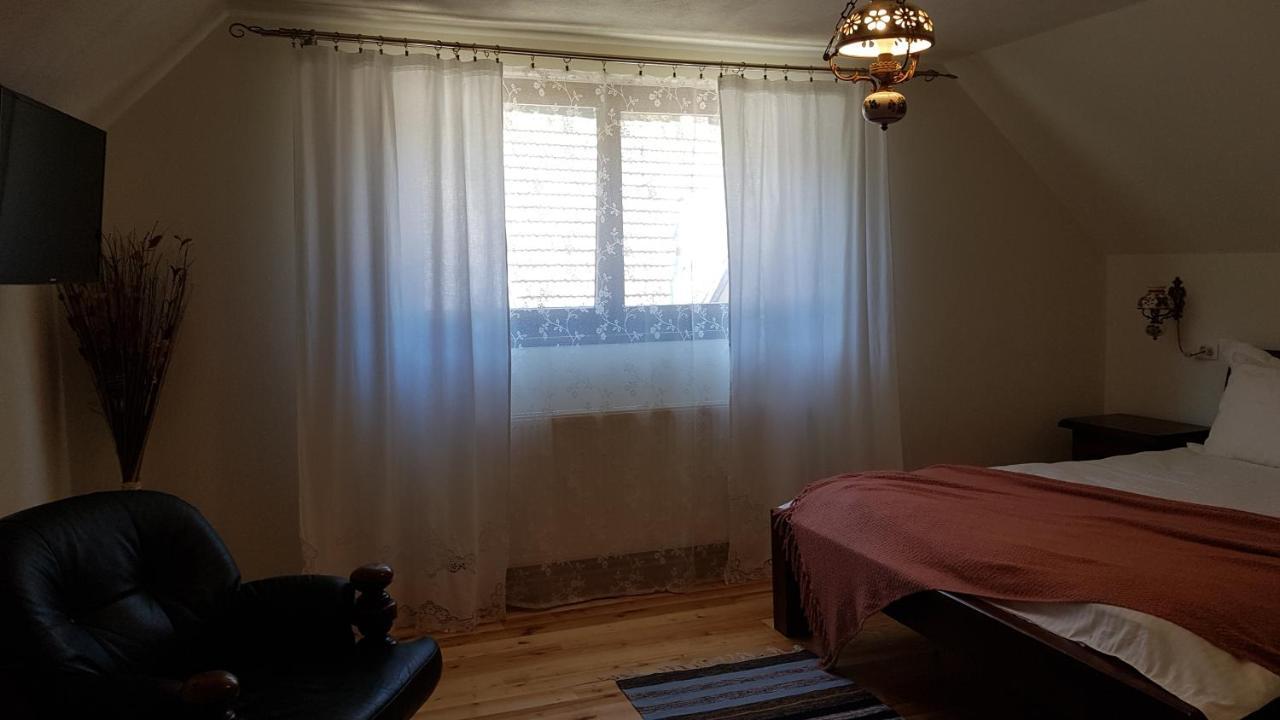 Sura Lu' Vasile. Bed & Breakfast Crivina  Dış mekan fotoğraf